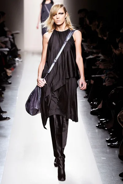 Look 10
